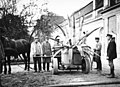 Bundesarchiv B 145 Bild-P062901, Potsdam, Arbeiter vor Orangerie im Park Sanssouci.jpg