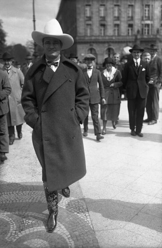 Tom Mix, an early 20th-century movie star, wearing a ten-gallon hat