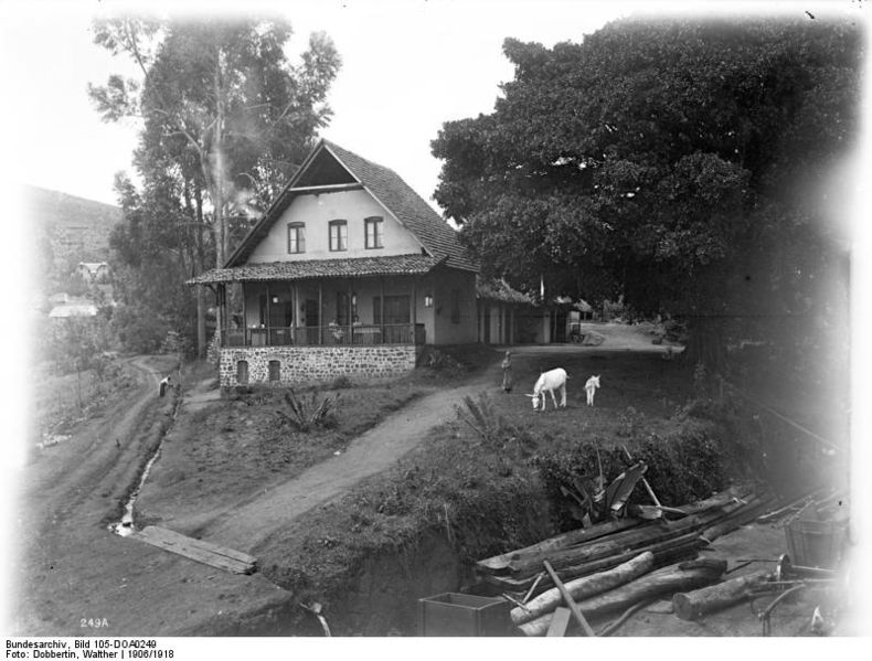 File:Bundesarchiv Bild 105-DOA0249, Deutsch-Ostafrika, Usambara, Missionsstation.jpg