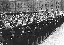 Bundesarchiv Bild 146-1988-001-25, Berlin-Lichterfelde, Leibstandarte-SS Adolf Hitler.jpg