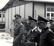 Bundesarchiv Bild 192-029, KZ Mauthausen, Himmler, Kaltenbrunner, Ziereis (cropped2).jpg