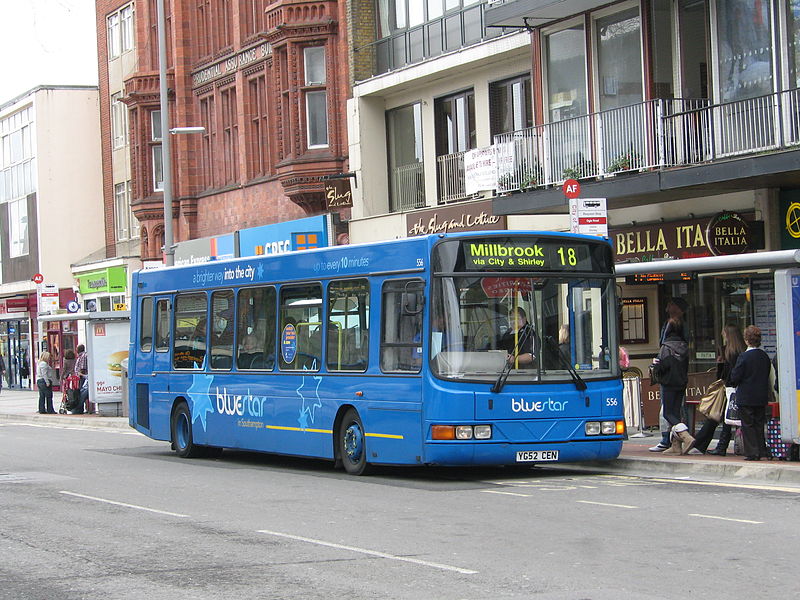 File:Bus img 7788 (16020777400).jpg