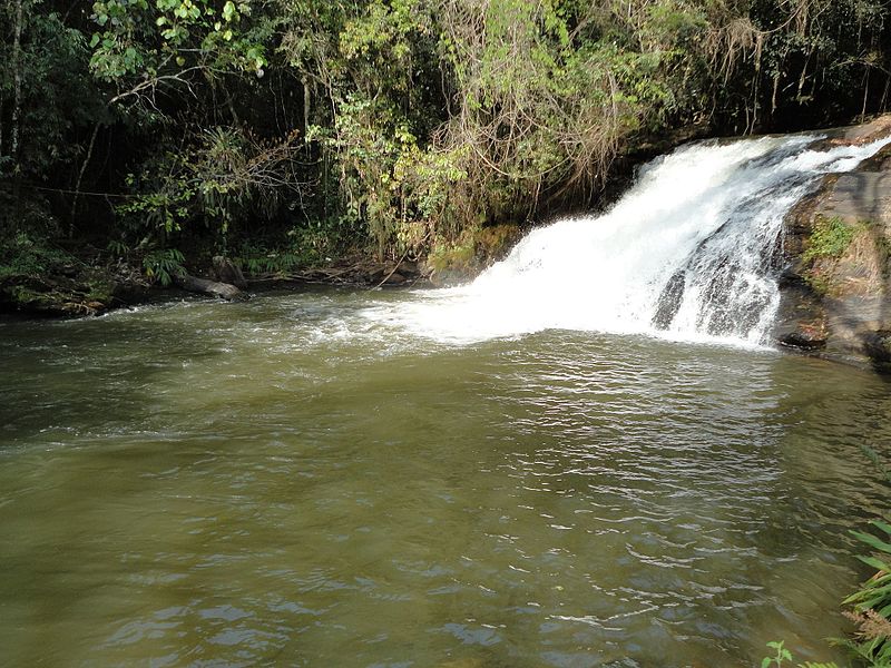 File:Cachoeira do Pião.jpg