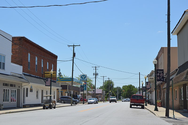 File:Canal below Second, Ottoville.jpg