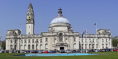 How to get to Cardiff City Hall with public transport- About the place