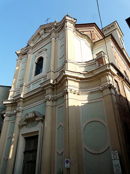 File:Casale Monferrato-chiesa santissimi apostoli-facciata.jpg