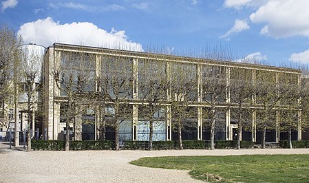 Centre d'accueil et de recherche des Archives nationales architecte Stanislas Fiszer vue des jardins