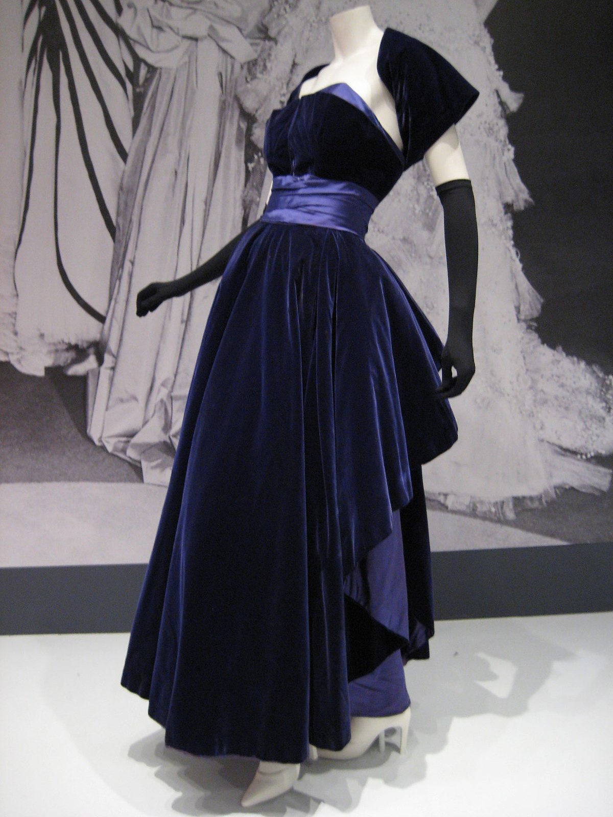 My Best-Ever Fashionista Day At the Dior Exhibit in London
