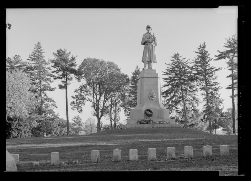 File:Closer view looking to the U.S. Soldiers Monument - Antietam National Cemetery, Shepherdstown Pike (State Route 34), Sharpsburg, Washington County, MD HABS MD,22-SHARP,1-13.tif