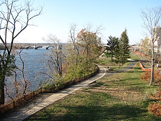 <span class="mw-page-title-main">Connecticut River Walk Park</span> Park and bikeway in Springfield, Massachusetts