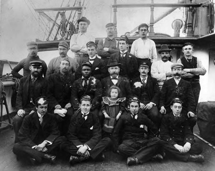 File:Crew on deck of three-masted bark HOLYWOOD, Washington, ca 1900 (HESTER 573).jpeg