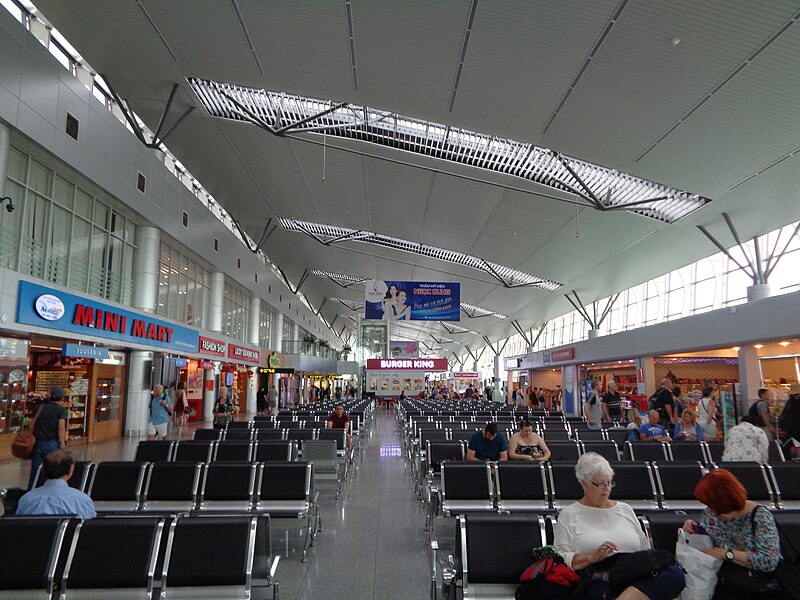 File:Da Nang Airport International Terminal Interior.jpg