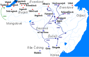 Mapa Zabajkalska a Poamuří s vyznačenými směry pohybu Čchingů (z Ninguty a Girinu po Sungari a Amuru k Ajgunu a kumarsku a na Zeju, od Nonu k jezeru Dalaj núr) a nájezd Mongolů na Tunkinsk