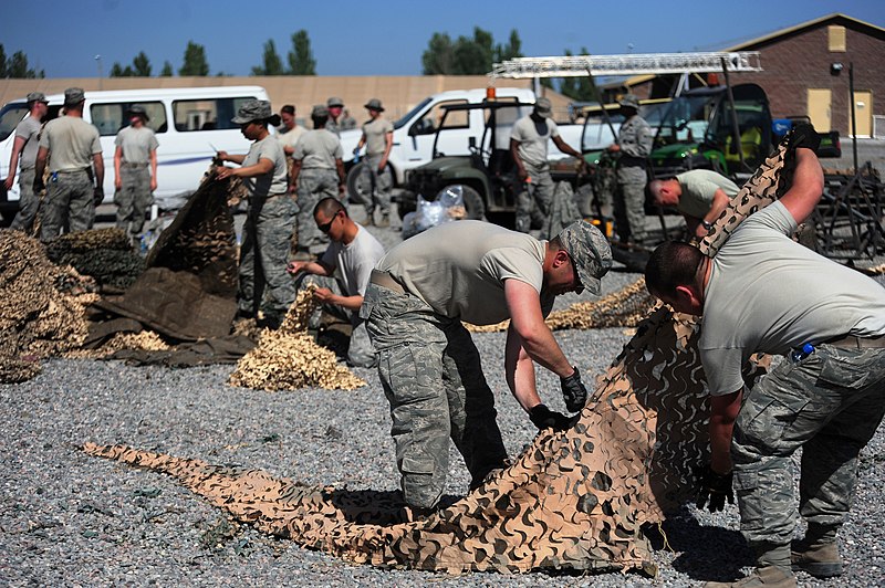 File:Dirty Details, Airmen demilitarize camouflage netting 140509-F-KA381-002.jpg