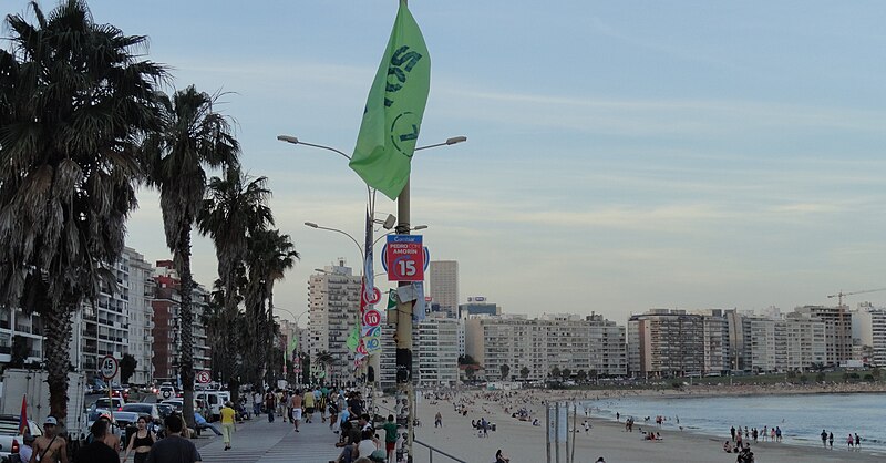 File:Elecciones nacionales de Uruguay de 2014 - Rambla de Pocitos 08.JPG