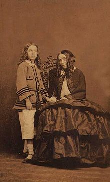Elizabeth Barrett Browning with her son Pen, 1860 Elizabeth Barrett Browning with her son Pen.jpg