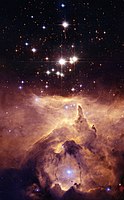 צביר כוכבים בליבת הערפילית NGC 6357 בתמונה שצולמה על ידי טלסקופ החלל האבל