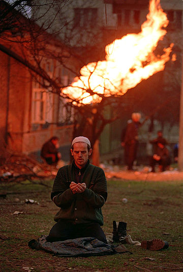 File:Evstafiev-chechnya-prayer2.jpg