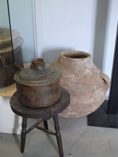 File:Exhibits at the Circassian Heritage Center in Kfar-Kama P1150656.JPG