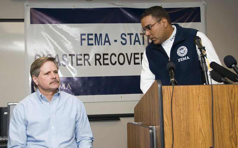File:FEMA - 40783 - Tito Hernandez, FEMA FCO, thanks Gov. John Hoeven in Fargo, ND.jpg