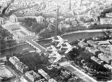 F-86Fs of the USAFE 48th Fighter-Bomber Wing Skyblazers [ja] aerobatic team performing over Paris - 1955