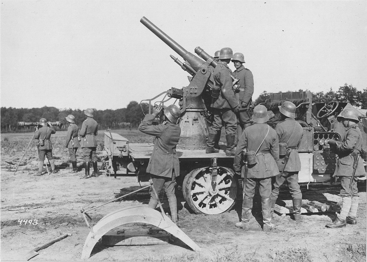 Flak 88 Château de Brimont. 1280px-Flanders._A_mobile_anti-aircraft_gun._August_1917_-_NARA_-_17390956_%28cropped%29