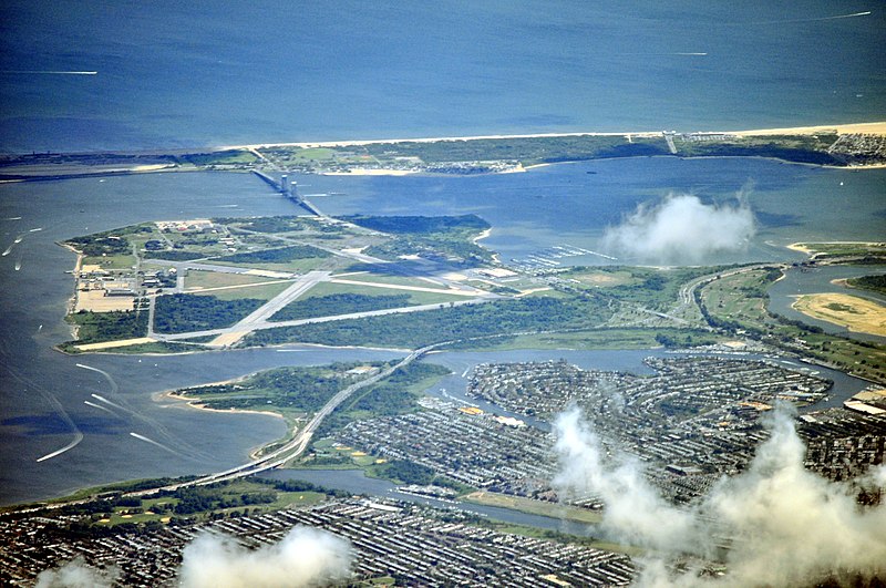 File:Floyd Bennett Field aerial from north 01 - white balanced (9454476975).jpg