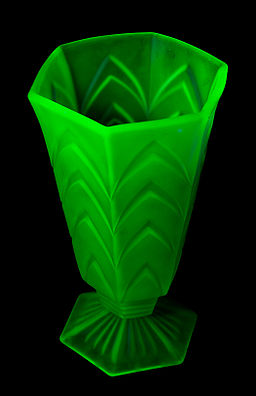 Fluorescent Uranium Depression Glass