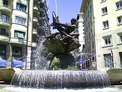 Fontana "del pesce", opera di Renata Cuneo.