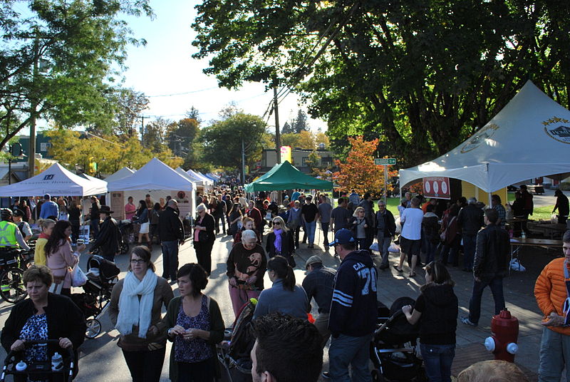 File:Fort Langley, BC - Cranberry Festival 2.jpg