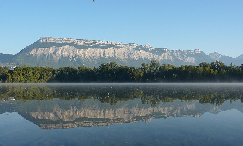 File:France Meylan Reflection of the Mont Saint Eynard in the Lac de la Taillat.jpg