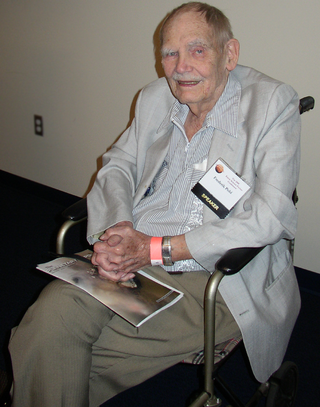 <span class="mw-page-title-main">Frederik Pohl</span> American science fiction writer and editor (1919–2013)