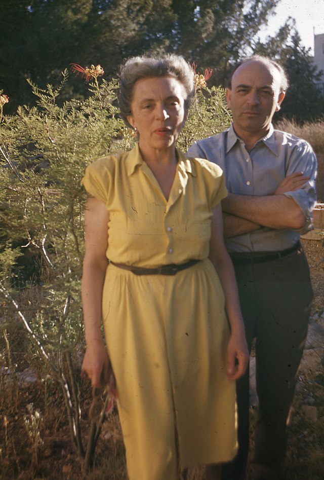 אגרון ואשתו את'ל במהלך המצור על ירושלים, 1948