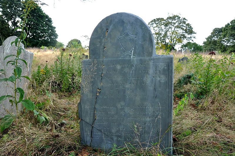 File:GloucesterMA FirstParishBurialGround 18thCenturyGravestone.jpg