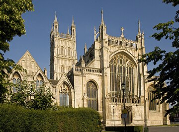 Fichier:Gloucester_Cathedral_exterior_front.jpg