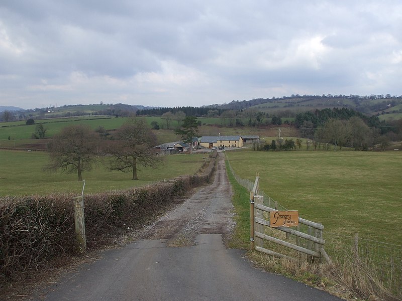 File:Granary Farm - geograph.org.uk - 1705958.jpg