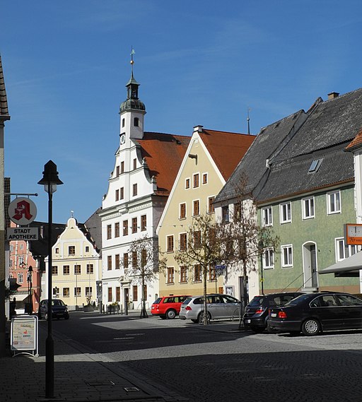 Gundelfingen - Hauptstraße mit Rathaus