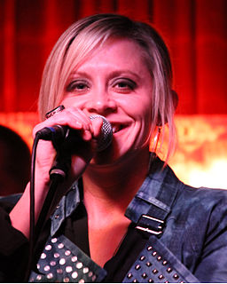 Gwen Sebastian American country music singer-songwriter (born 1974)