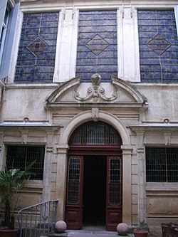 Hôtel d'Avèze, Montpellier - facade cour intérieure.JPG