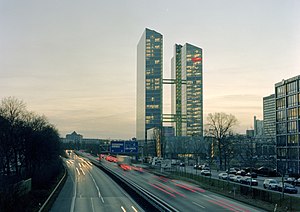 München: Etymologie, Geographie, Bevölkerung