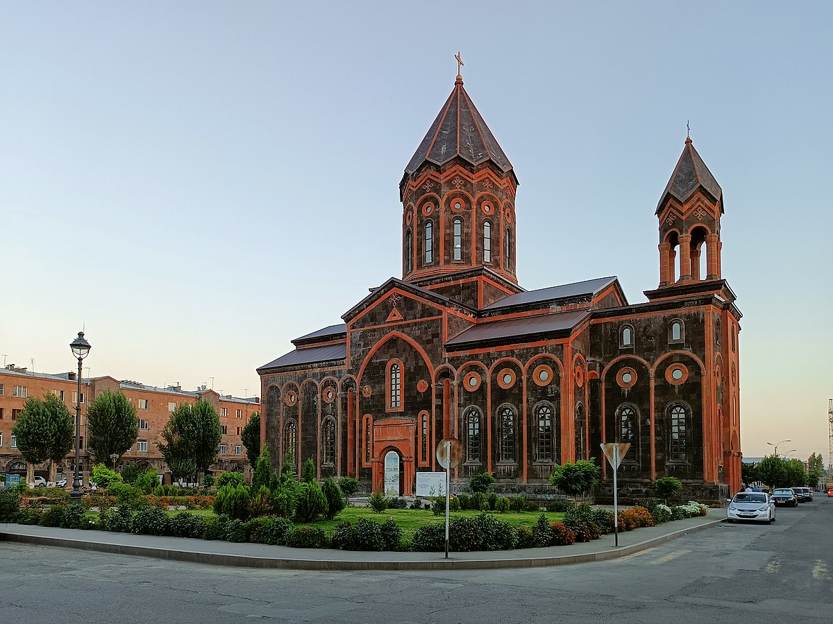 Церковь Святого Спасителя (Гюмри). Католическая Церковь в Гюмри. Holy Savior Church Gyumri. Гюмри заставка на телефон.