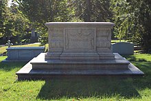 Trumbauer's grave in West Laurel Hill Cemetery in Bala Cynwyd, Pennsylvania Horace Trumbauer tombstone.jpg