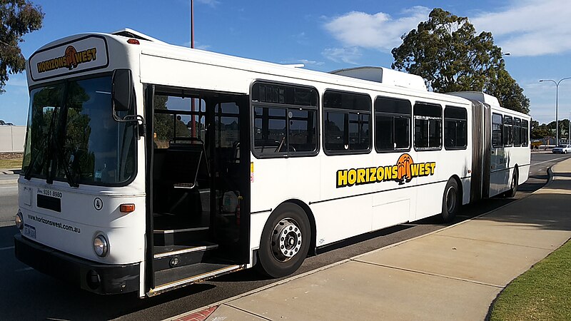 File:Horizons West Mercedes-Benz O305G (PMCSA Commuter) 1EJM604 @ Nicholson Road & Canna Drive,Canning Vale.jpg