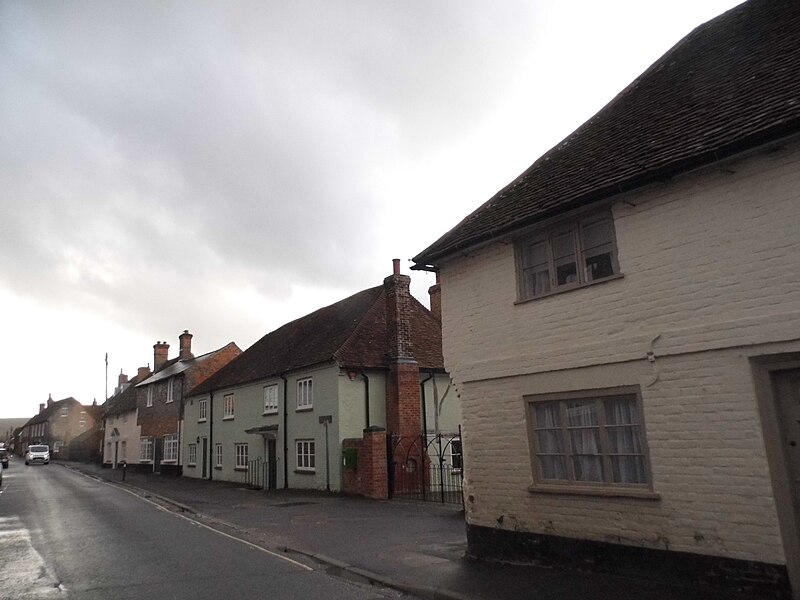 File:Houses on Swan Street, Kingsclere - geograph.org.uk - 4881322.jpg