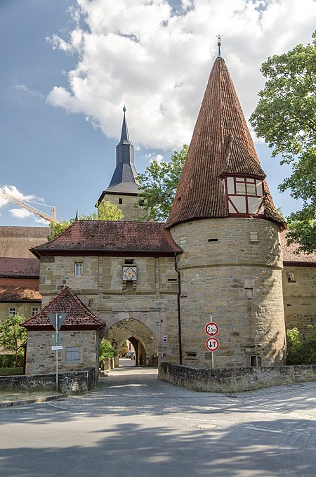 Iphofen, Stadtbefestigung, Rödelseer Tor 010