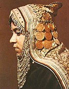 Jewish girl wearing Gargush, early 20th century.jpg