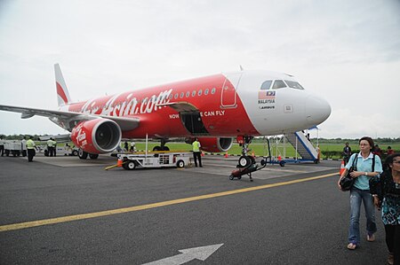 Fail:Kapal_terbang_AirAsia.jpg