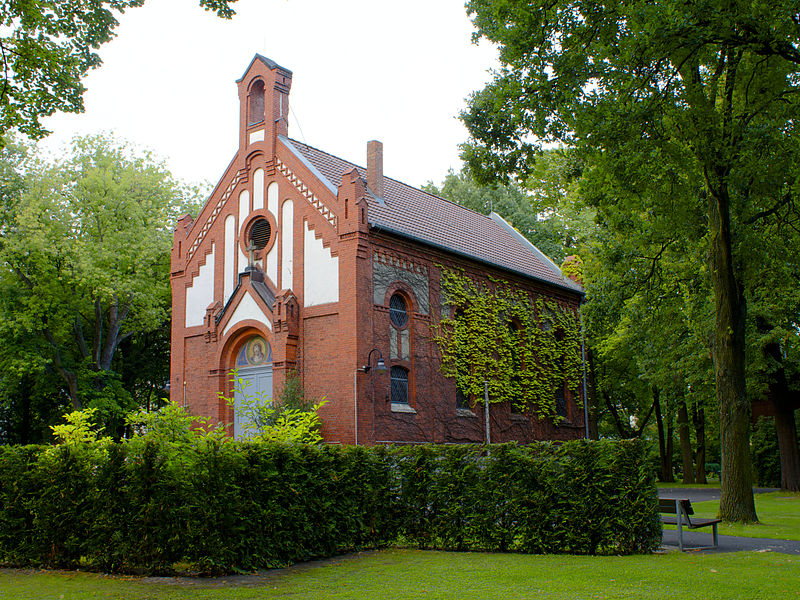 File:Kapelle auf dem Christuskirchhof.JPG