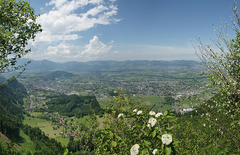 File:Kapf Panorama Rheintal.jpg