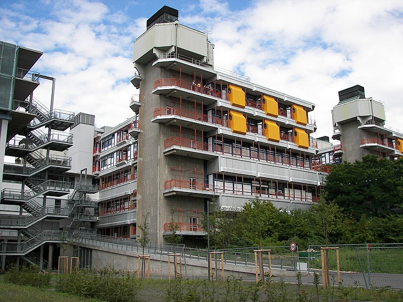 File:Klinikum Marburg 02.jpg